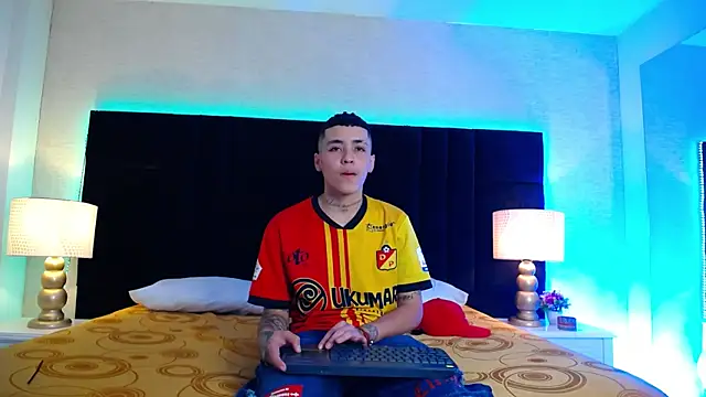 Raven Cox online show from 12, 1, 2026