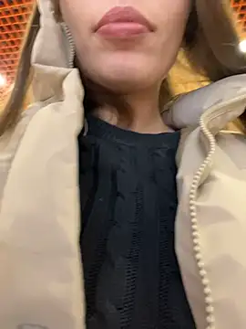 Snapshot of LeiaMood chatting on 3, 2, 2026 LeiaMood online show from 3, 2, 2026