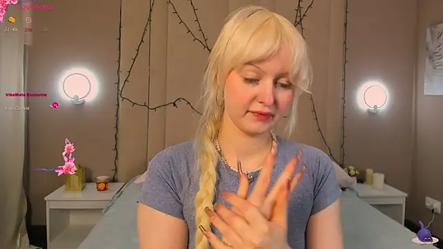 AdeleSilvy online show from 4, 4, 2026