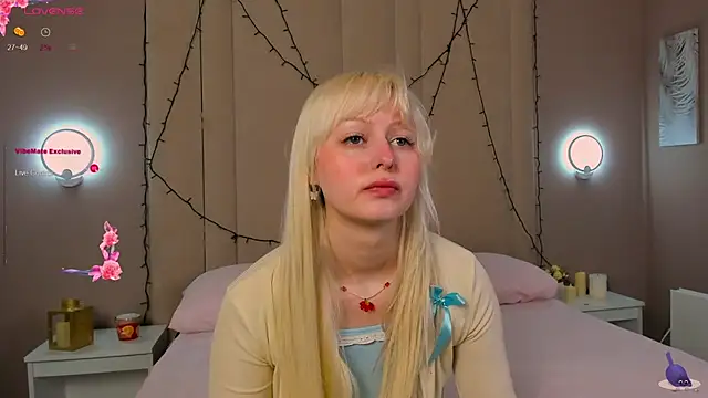 Snapshot of AdeleSilvy chatting on 8, 5, 2026 AdeleSilvy online show from 8, 5, 2026