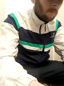 Snapshot of 80julien chatting on 14, 1, 2026 80julien online show from 14, 1, 2026