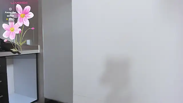 mia slora online show from 17, 4, 2026