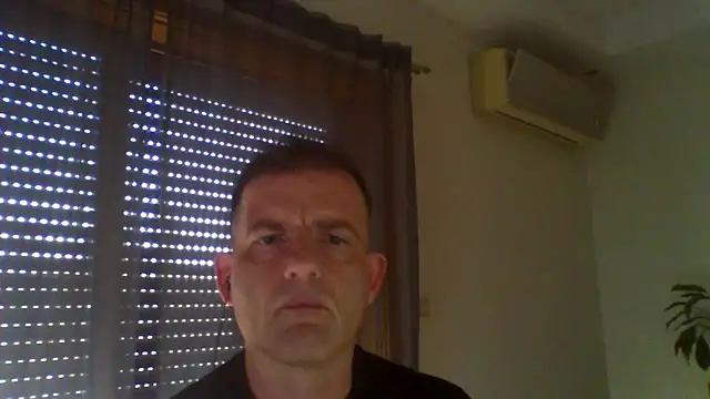 Snapshot of _grj1 chatting on 18, 4, 2026 grj1 online show from 18, 4, 2026