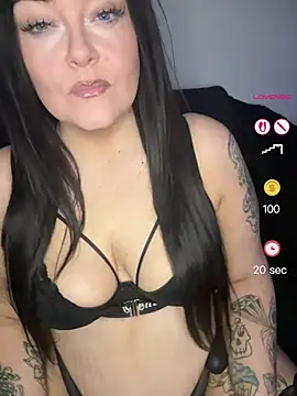 Snapshot of Miss_CurvesXXX chatting on 19, 5, 2026 Miss CurvesXXX online show from 19, 5, 2026