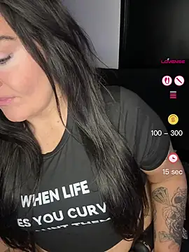Snapshot of Miss_CurvesXXX chatting on 31, 5, 2026 Miss CurvesXXX online show from 31, 5, 2026