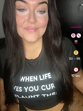 Snapshot of Miss_CurvesXXX chatting on 7, 6, 2026 Miss CurvesXXX online show from 7, 6, 2026