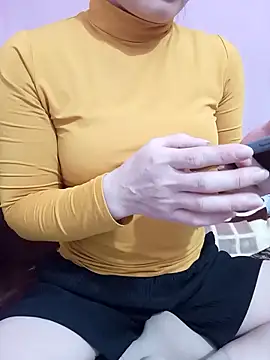 Phoebe-e online show from 5, 2, 2026