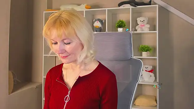 Julie Lucas online show from 8, 4, 2026