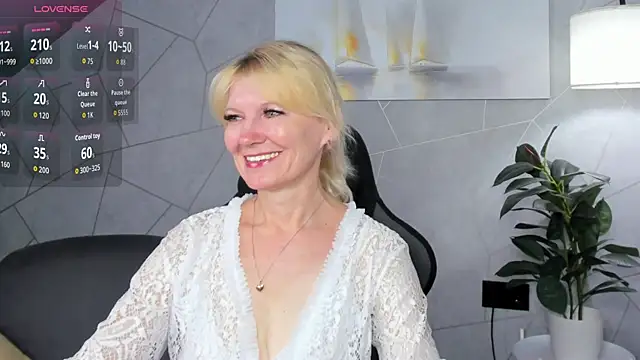 Julie Lucas online show from 2, 7, 2026