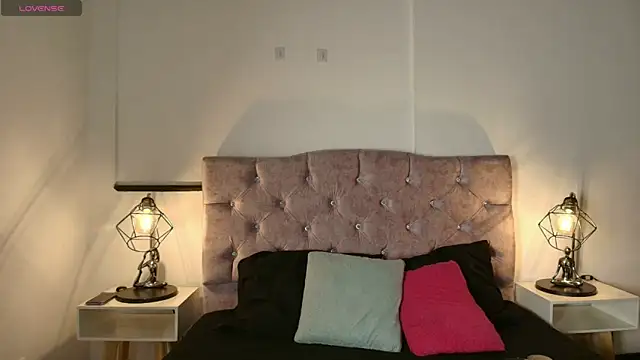 Ethan Briggs  online show from 3, 4, 2026