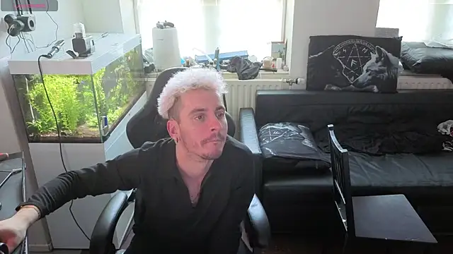 Rayzel White online show from 19, 3, 2026