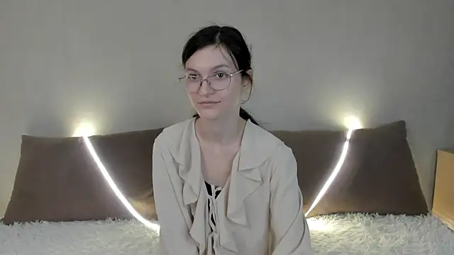 ThoraMarola online show from 17, 4, 2026