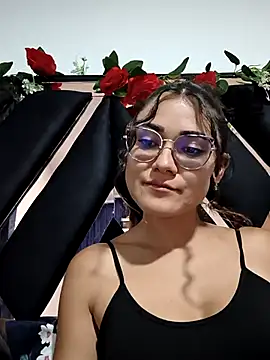 Snapshot of Freyarosse chatting on 18, 2, 2026 Freyarosse online show from 18, 2, 2026