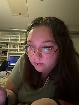 Snapshot of _maracr19_ chatting on 25, 4, 2026 maracr19 online show from 25, 4, 2026