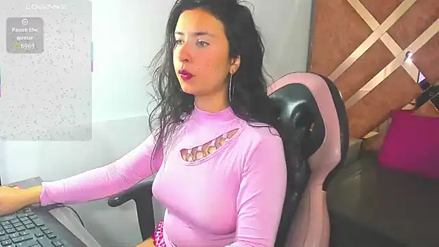 chrisstin foxx online show from 18, 1, 2026