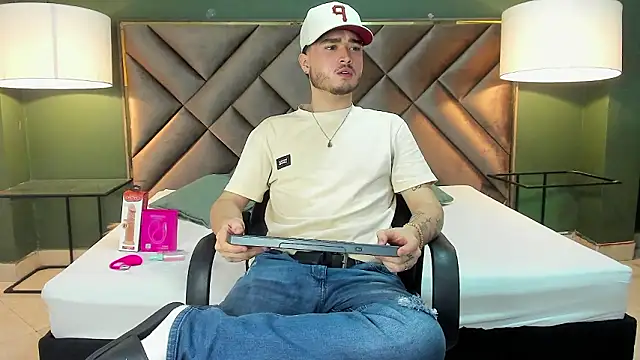 Snapshot of Salvattore_Muller chatting on 23, 2, 2026 Salvattore Muller online show from 23, 2, 2026