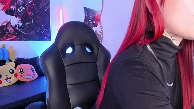 Snapshot of zara_rouxx chatting on 16, 1, 2026 zara rouxx online show from 16, 1, 2026