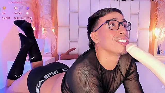 Mr aronnn  online show from 8, 2, 2026