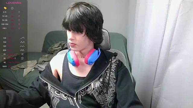 Snapshot of LeonBoykisser chatting on 26, 2, 2026 LeonBoykisser online show from 26, 2, 2026