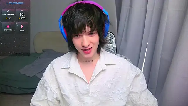 Snapshot of LeonBoykisser chatting on 30, 4, 2026 LeonBoykisser online show from 30, 4, 2026