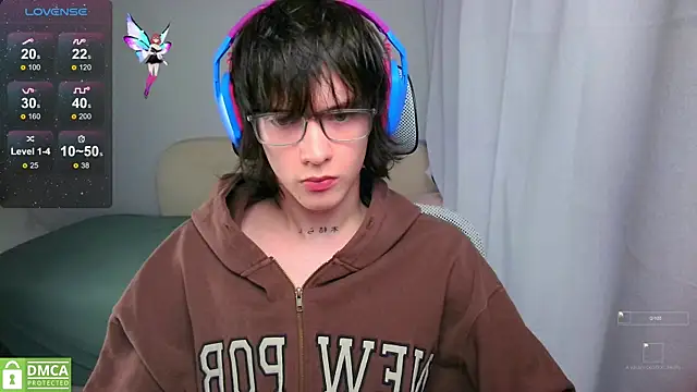 Snapshot of LeonBoykisser chatting on 27, 5, 2026 LeonBoykisser online show from 27, 5, 2026
