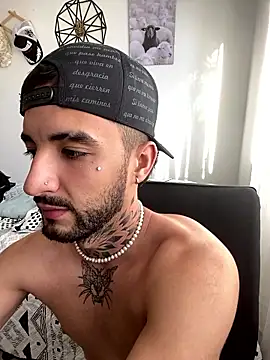 Snapshot of juanlouis_pierre chatting on 17, 1, 2026 juanlouis pierre online show from 17, 1, 2026