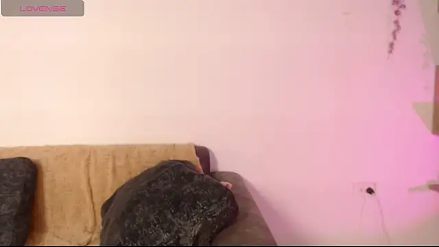 Snapshot of chloe_peach_ chatting on 3, 6, 2026 chloe peach online show from 3, 6, 2026