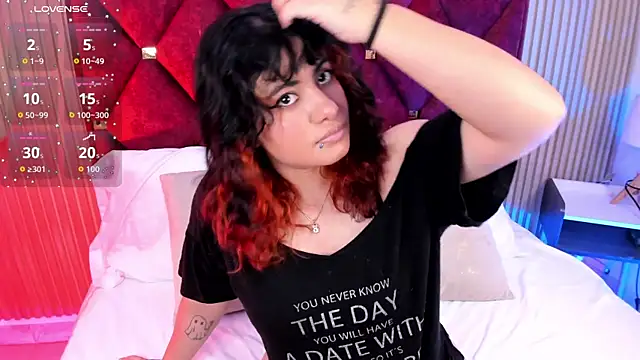 DakotaMoonn online show from 4, 2, 2026