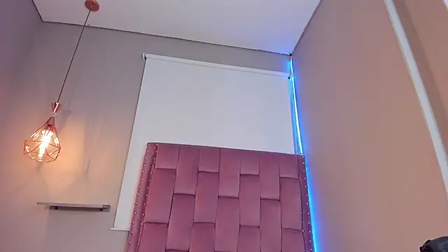 Snapshot of Scarlet_Vixen_ chatting on 1, 4, 2026 Scarlet Vixen online show from 1, 4, 2026