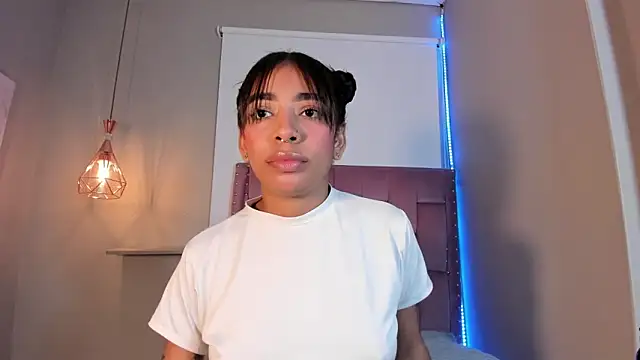 Snapshot of Scarlet_Vixen_ chatting on 4, 4, 2026 Scarlet Vixen online show from 4, 4, 2026