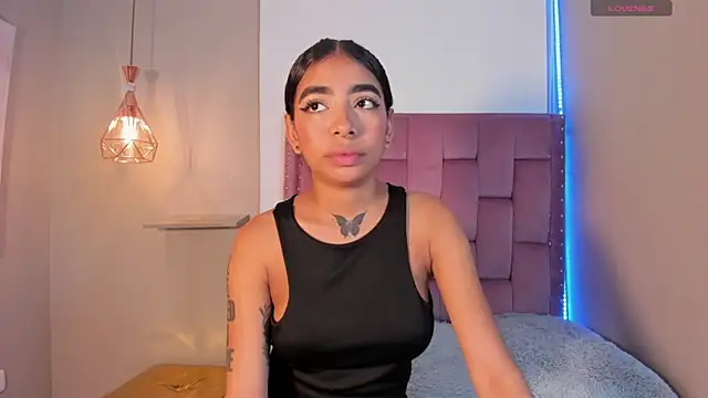 Snapshot of Scarlet_Vixen_ chatting on 15, 4, 2026 Scarlet Vixen online show from 15, 4, 2026