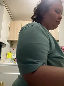 Snapshot of RavenEllieUniverse chatting on 11, 2, 2026 RavenEllieUniverse online show from 11, 2, 2026