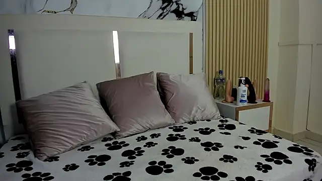 Zoehoney hl online show from 27, 3, 2026