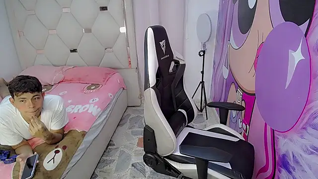 Maxwell boys online show from 21, 2, 2026