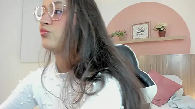 Snapshot of ivette_swan chatting on 1, 2, 2026 ivette swan online show from 1, 2, 2026