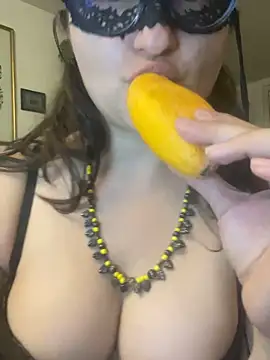 Snapshot of Leonoraaa chatting on 28, 3, 2026 Leonoraaa online show from 28, 3, 2026