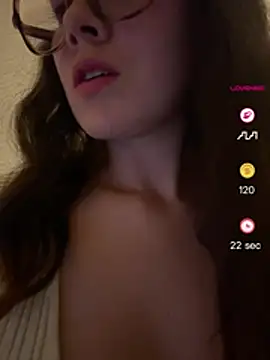 Snapshot of Raven__5 chatting on 7, 5, 2026 Raven 5 online show from 7, 5, 2026