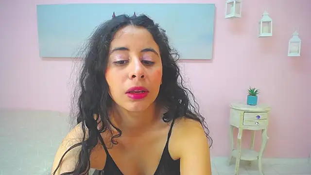 Snapshot of scarlett_clyde chatting on 7, 2, 2026 scarlett clyde online show from 7, 2, 2026