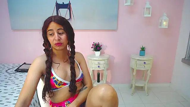 Snapshot of scarlett_clyde chatting on 1, 3, 2026 scarlett clyde online show from 1, 3, 2026