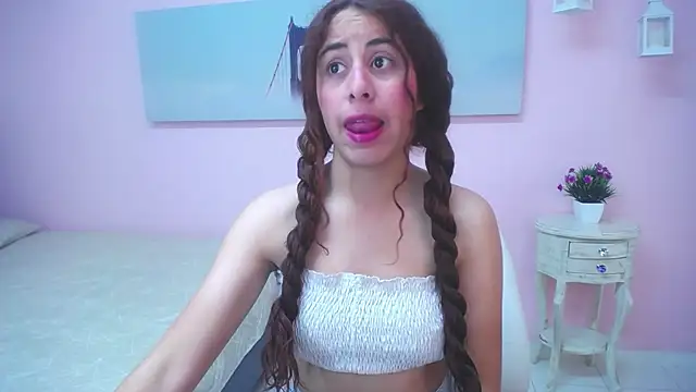 scarlett clyde online show from 28, 3, 2026