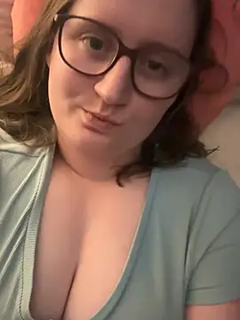 lucycomestrue online show from 2, 7, 2026