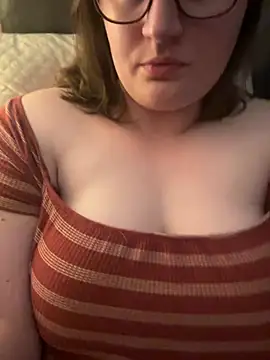 lucycomestrue online show from 3, 7, 2026