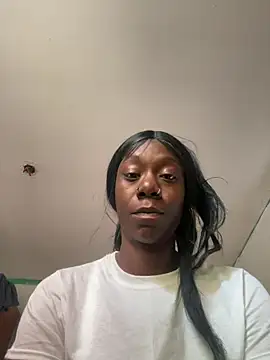 Snapshot of QueeneCoco chatting on 10, 6, 2026 QueeneCoco online show from 10, 6, 2026