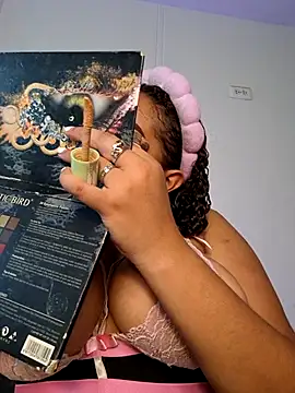 Snapshot of curly_girl_31 chatting on 13, 2, 2026 curly girl 31 online show from 13, 2, 2026