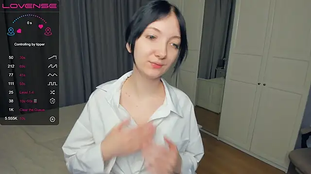 Snapshot of RoxanneComisky chatting on 1, 2, 2026 RoxanneComisky online show from 1, 2, 2026