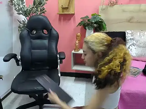 maria Turner1 online show from 15, 4, 2026