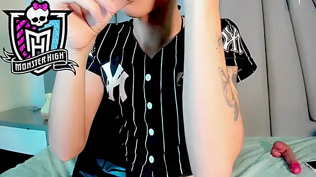 Miss-Saraii online show from 7, 4, 2026