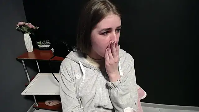 Sunny siren online show from 13, 3, 2026