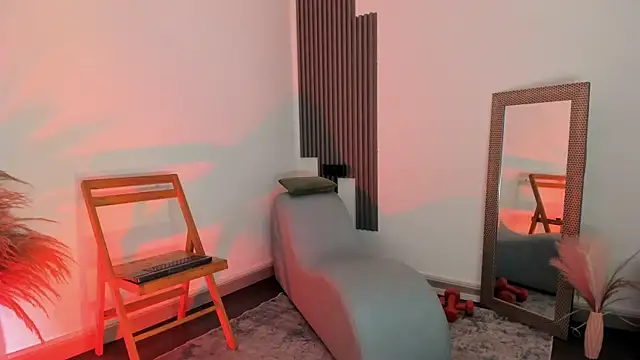 Snapshot of fransheskarossi chatting on 4, 2, 2026 fransheskarossi online show from 4, 2, 2026