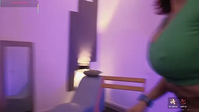 Snapshot of fransheskarossi chatting on 1, 3, 2026 fransheskarossi online show from 1, 3, 2026